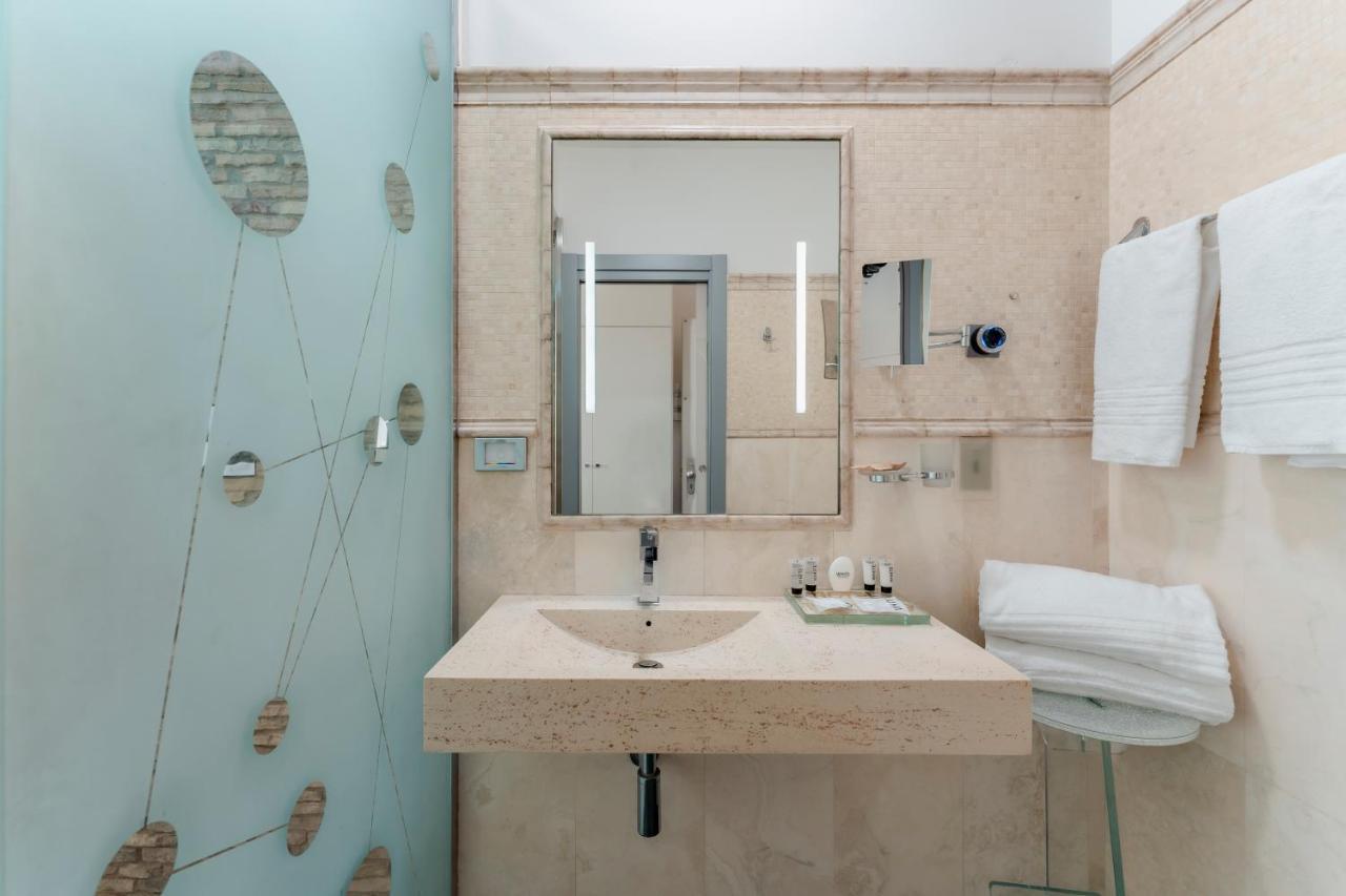 Hotel Trecento Rome Bagian luar foto