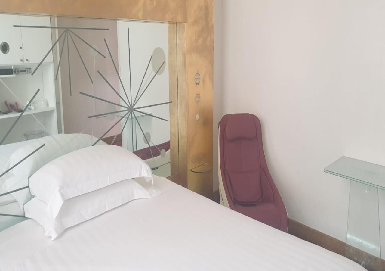 Hotel Trecento Rome Bagian luar foto